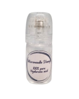 A 0.25mm cosmetic microneedle stamp paired with hyaluronic acid and vitamin B5 to support hydration and enhance skincare absorption.